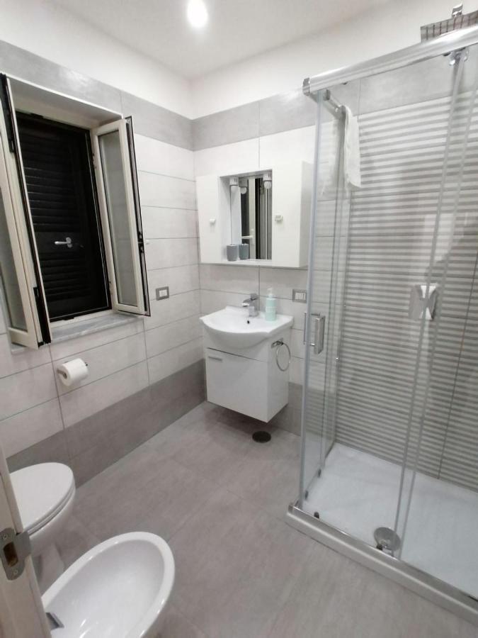 Monica'S House Apartment Napoli Bagian luar foto