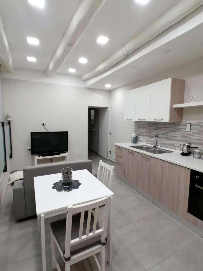 Monica'S House Apartment Napoli Bagian luar foto